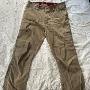 Men’s Wrangler Tan 32-32 pants